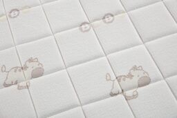 Colchón Elaxtic para cunas y camas de bebé, fabricado en Galicia. Colección Baby Elaxtic 2023.
