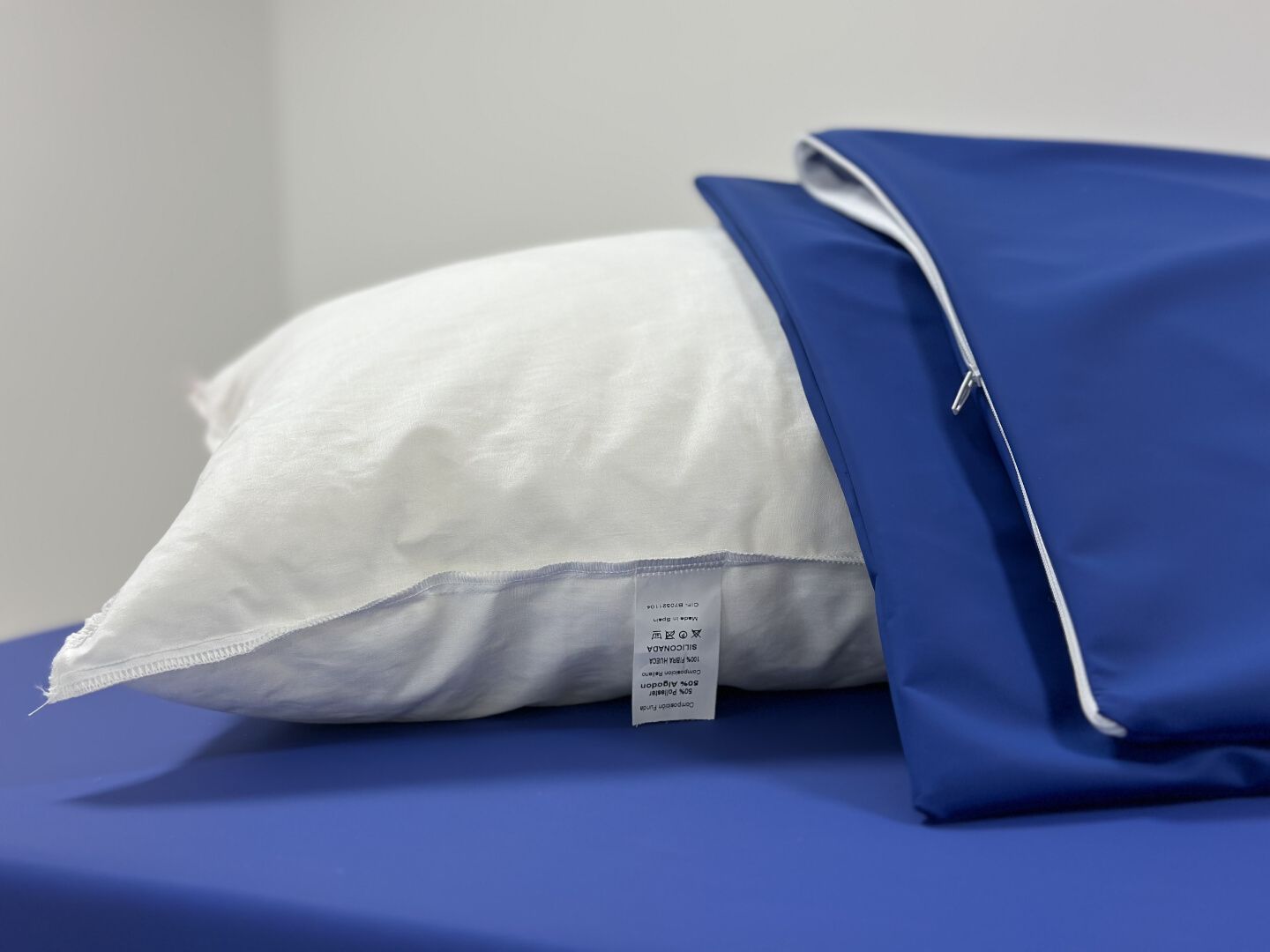 Almohada y funda sanitaria de Elaxtic