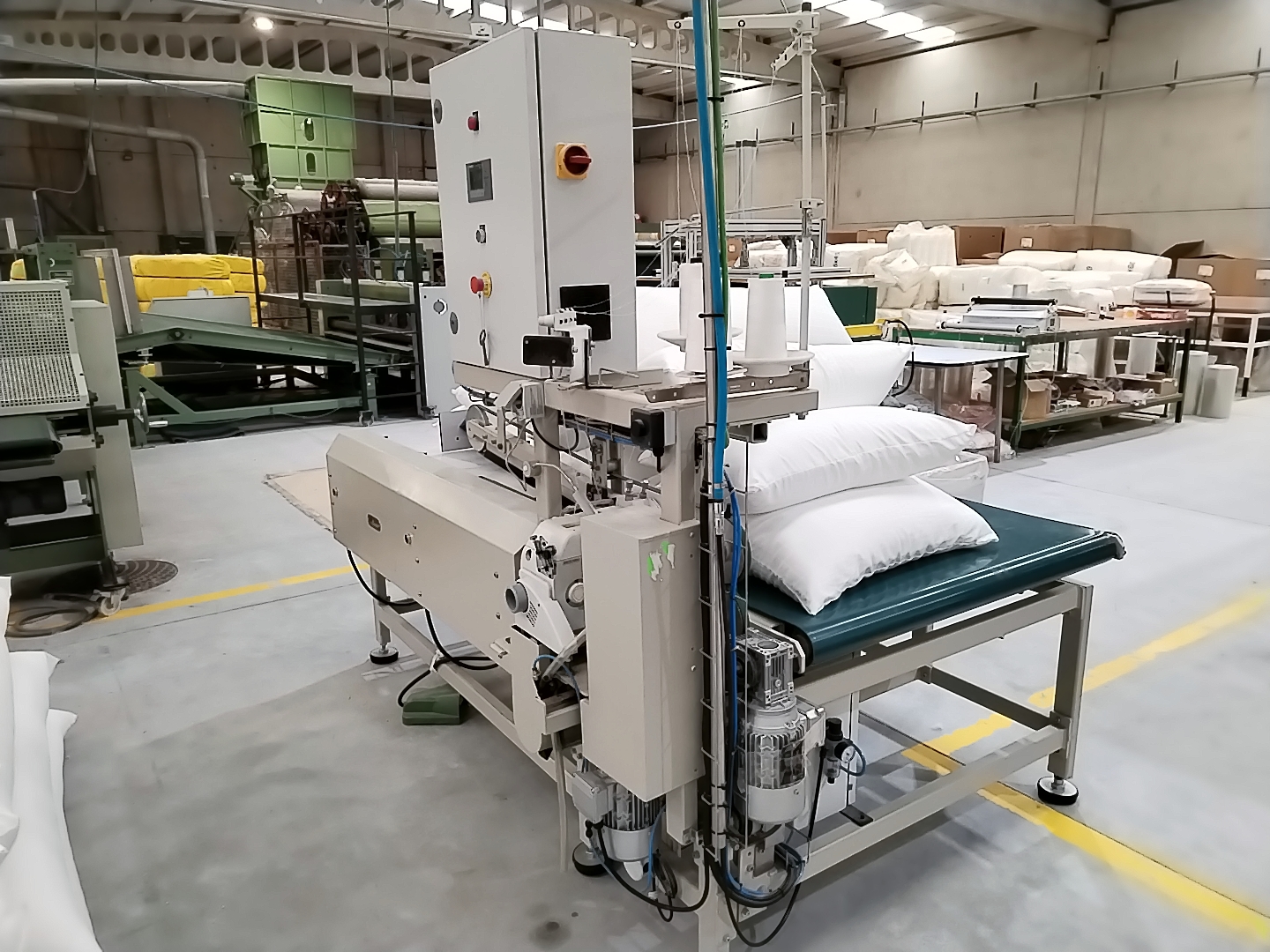 Sección almohadas en la fábrica de Elaxtic